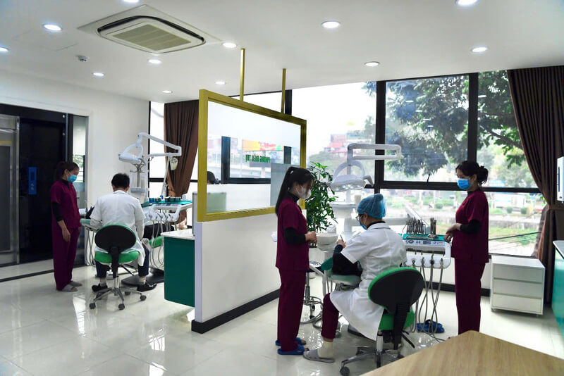 Thăm khám tại nha khoa Á Châu